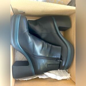 PLATFORM booties in Black with the coolest Blue.